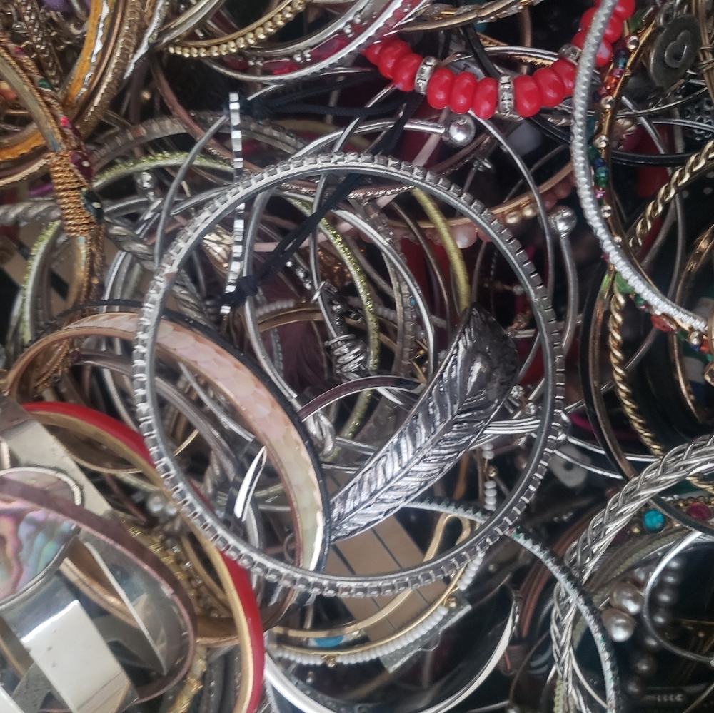 8+pounds *LAST ONE* BANGLES & BRACELETS